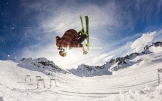 KAIYUN开云：中超联赛激战，奥斯卡点球宴客，沧州雄狮与青岛海牛互交白卷